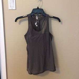 Women’s Lululemon workout top